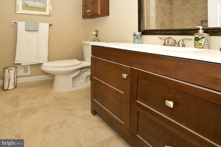 13005 Clarion Road Fort Washington, MD 20744 - Photo 8 of 30 Bath Pic #2