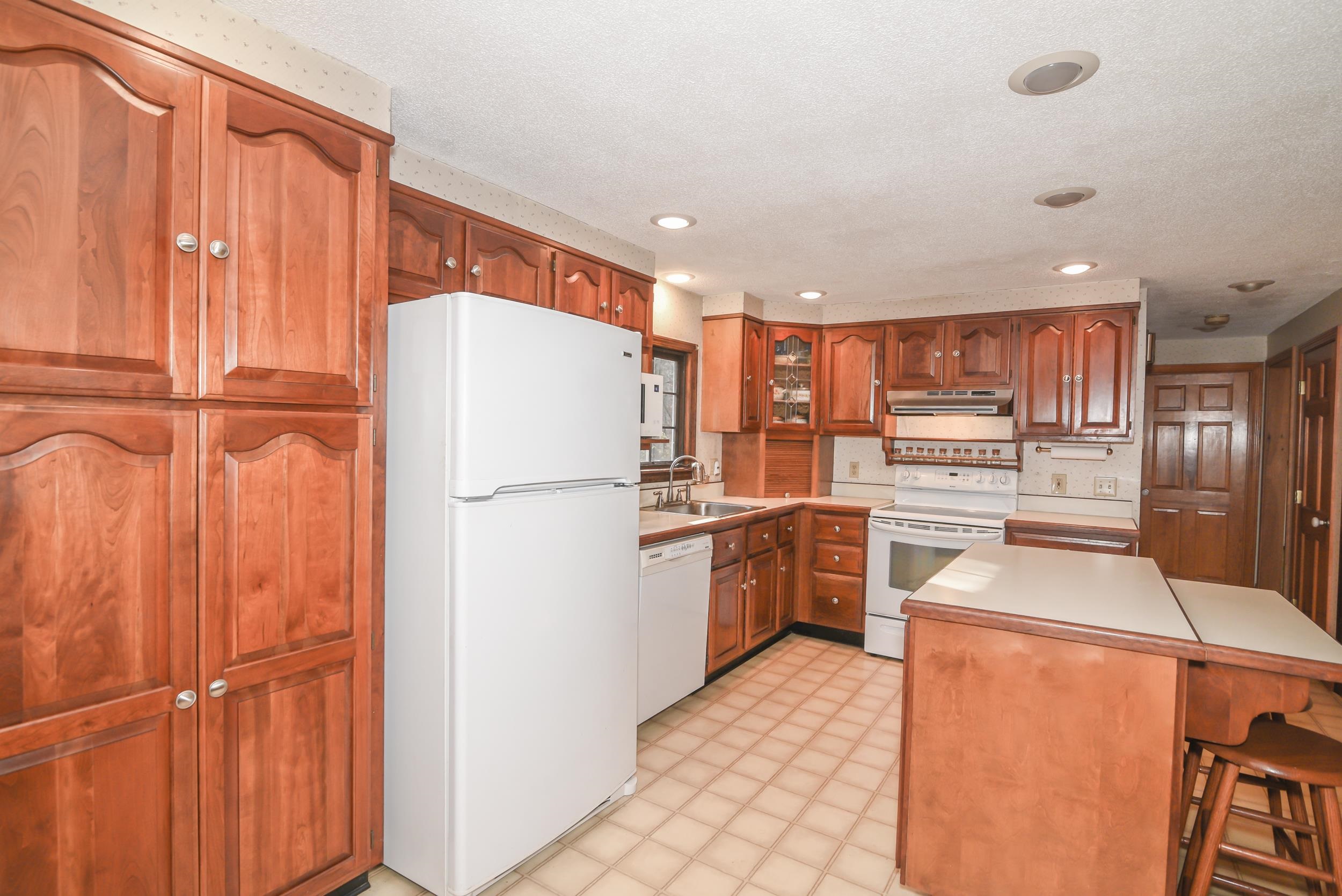 26 Gertrude Road Windham, NH 03087 - Photo 3 of 39