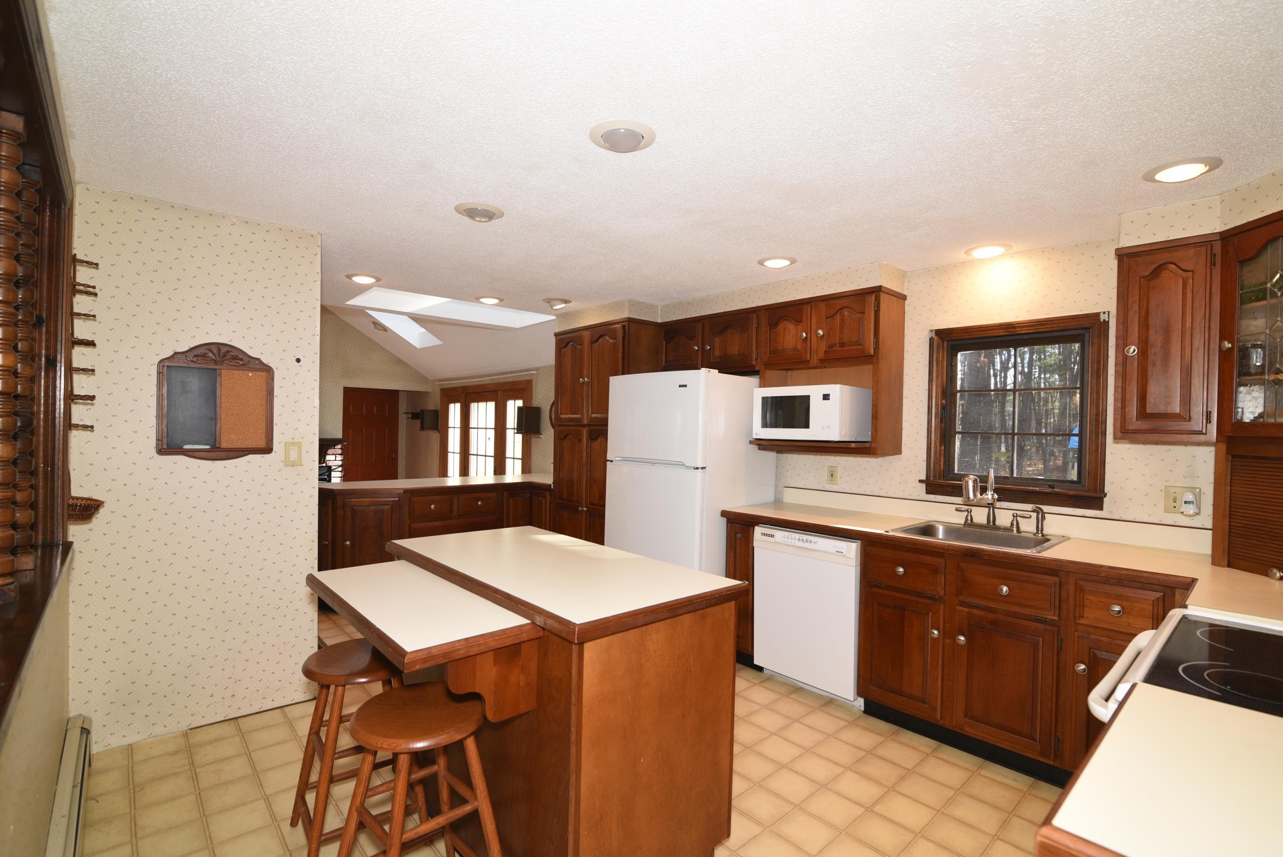 26 Gertrude Road Windham, NH 03087 - Photo 4 of 39