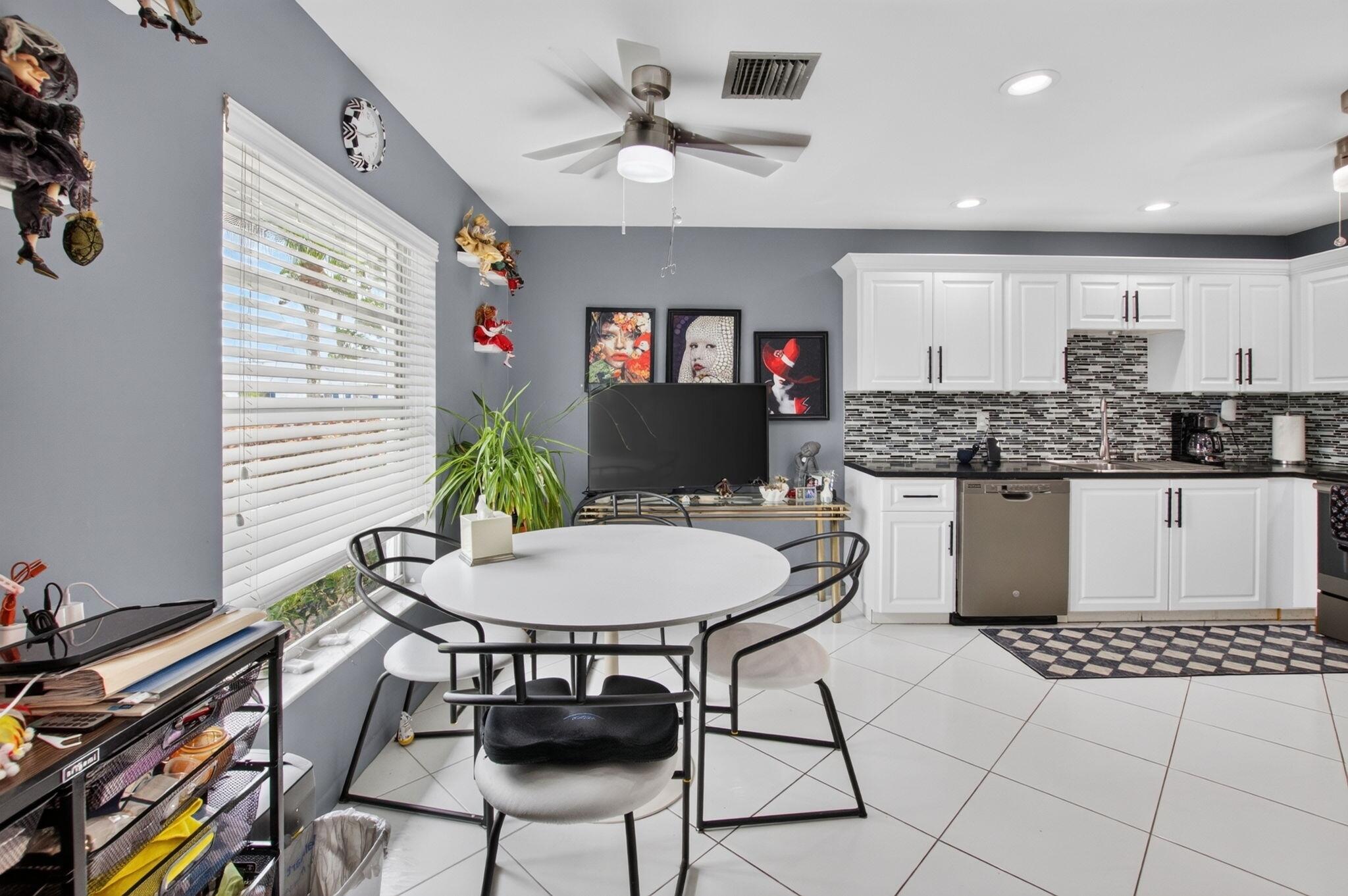 5284 Privet Place, Unit D Delray Beach, FL 33484 - Photo 5 of 56 Image Edited (5)