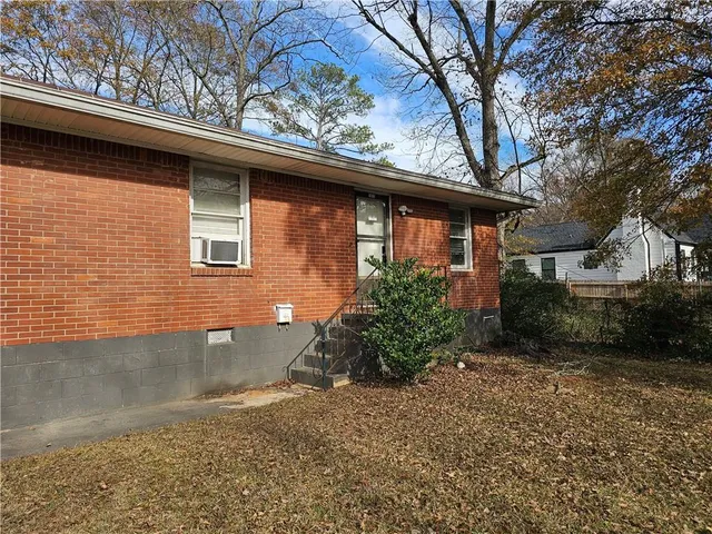 $975 | 1877 Chapman Avenue, Atlanta, GA 30344