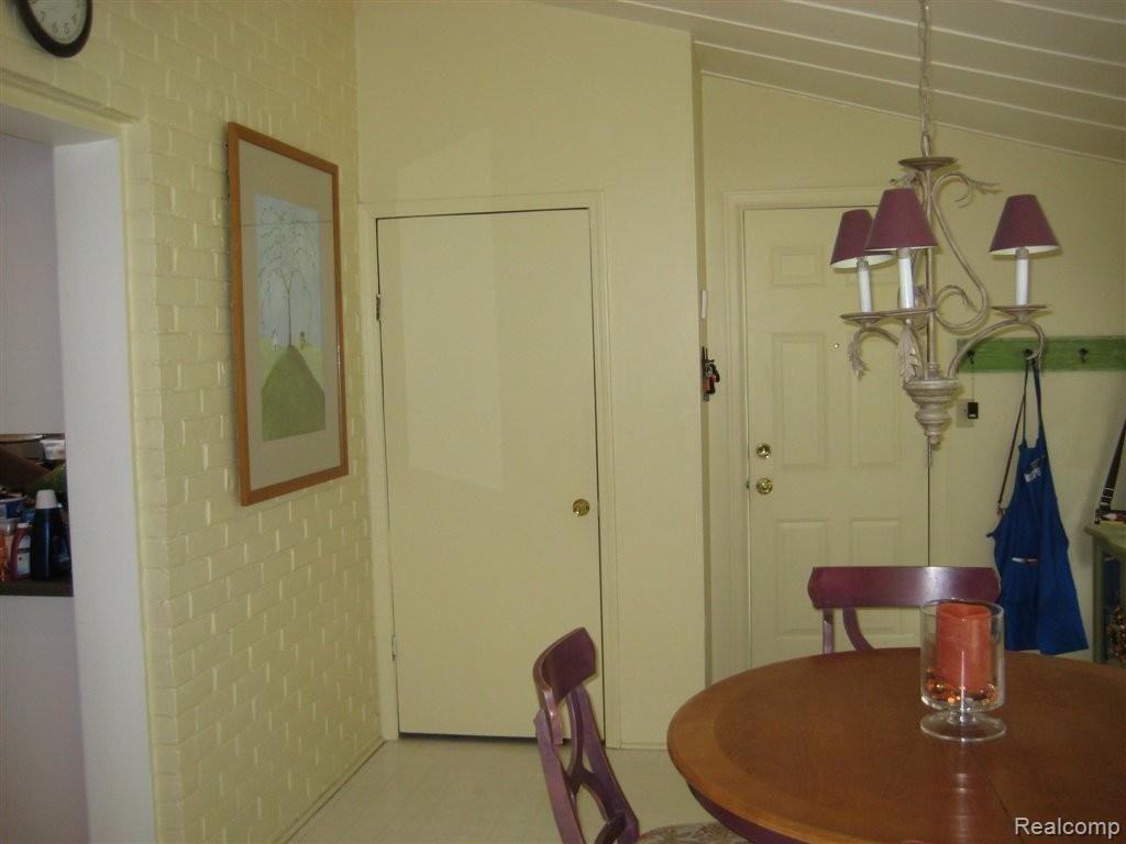 4088 Cumberland Road Berkley, MI 48072 - Photo 19 of 49 Breakfast Room