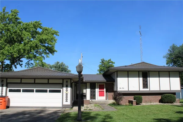 $259,900 | 1010 East Northland Drive, Shelbyville, IL 62565