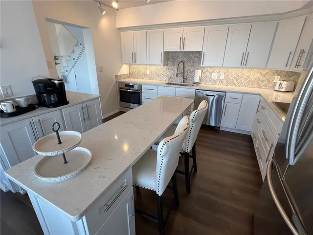 $648,500 | 2510 Grand Boulevard, Unit 3001, Kansas City, MO 64108