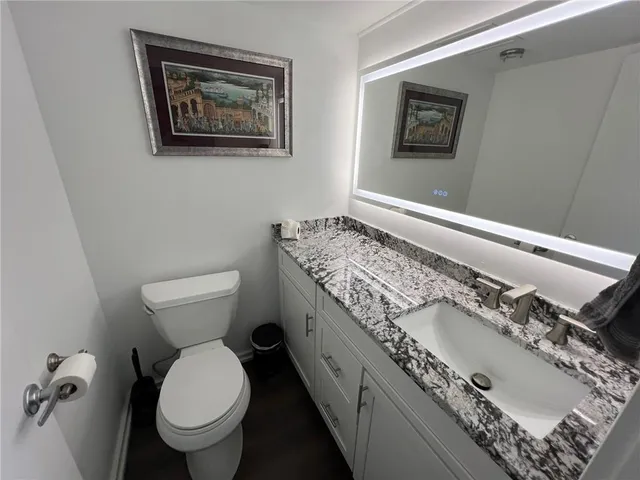 $648,500 | 2510 Grand Boulevard, Unit 3001, Kansas City, MO 64108