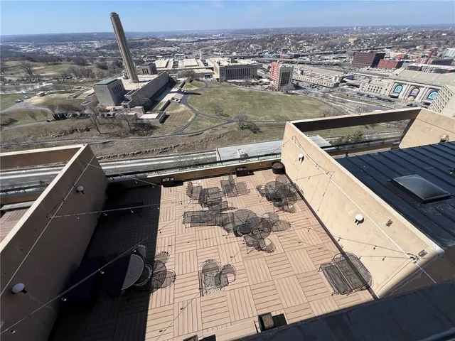 $648,500 | 2510 Grand Boulevard, Unit 3001, Kansas City, MO 64108