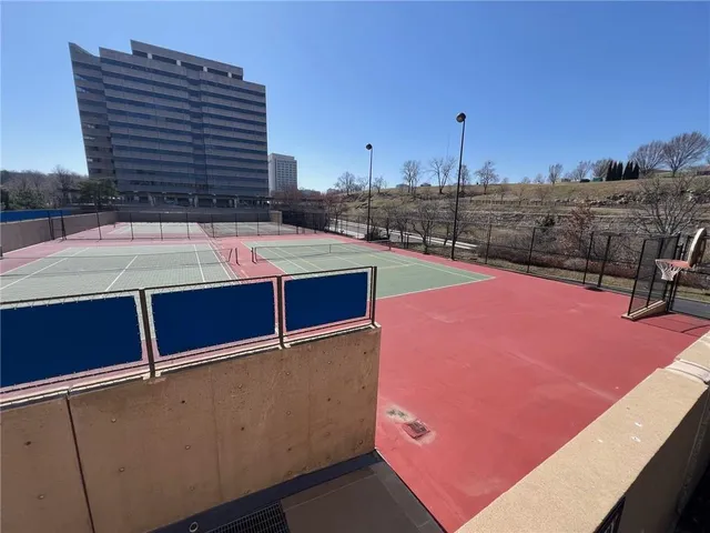 $648,500 | 2510 Grand Boulevard, Unit 3001, Kansas City, MO 64108