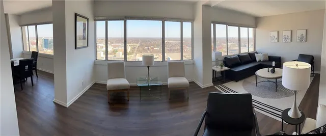 $648,500 | 2510 Grand Boulevard, Unit 3001, Kansas City, MO 64108