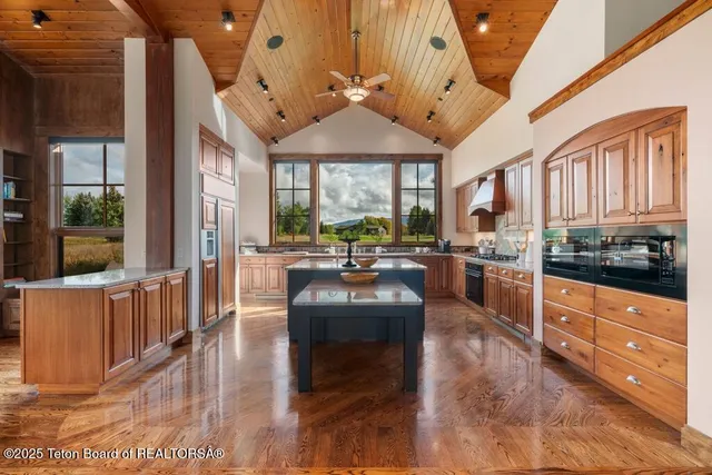 $6,395,000 | 6240 North Prickly Pear Lane, Jackson, WY 83001