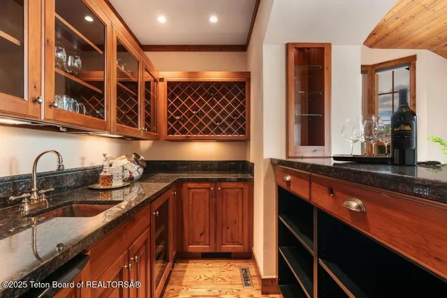 $6,395,000 | 6240 North Prickly Pear Lane, Jackson, WY 83001