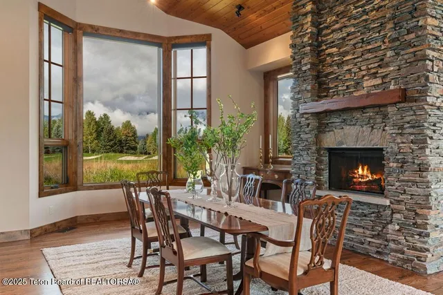 $6,395,000 | 6240 North Prickly Pear Lane, Jackson, WY 83001