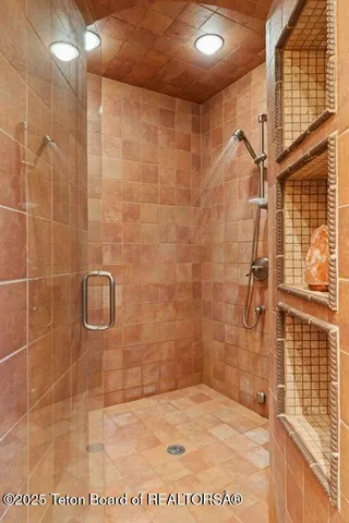 $6,395,000 | 6240 North Prickly Pear Lane, Jackson, WY 83001