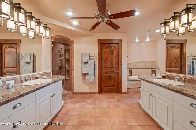 $6,395,000 | 6240 North Prickly Pear Lane, Jackson, WY 83001