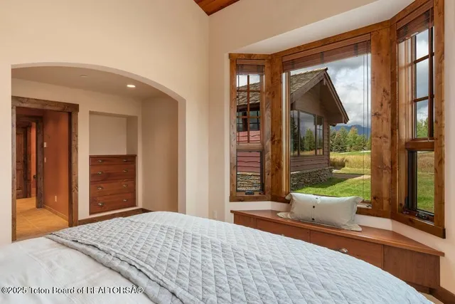 $6,395,000 | 6240 North Prickly Pear Lane, Jackson, WY 83001