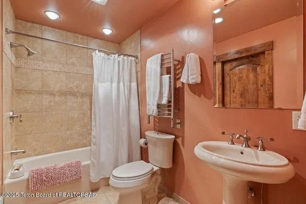 $6,395,000 | 6240 North Prickly Pear Lane, Jackson, WY 83001