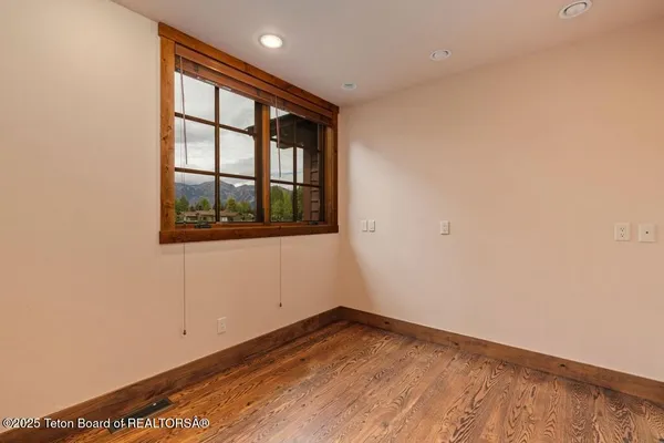 $6,395,000 | 6240 North Prickly Pear Lane, Jackson, WY 83001