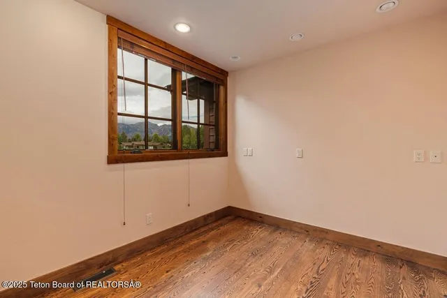 $6,395,000 | 6240 North Prickly Pear Lane, Jackson, WY 83001