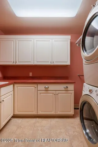 $6,395,000 | 6240 North Prickly Pear Lane, Jackson, WY 83001