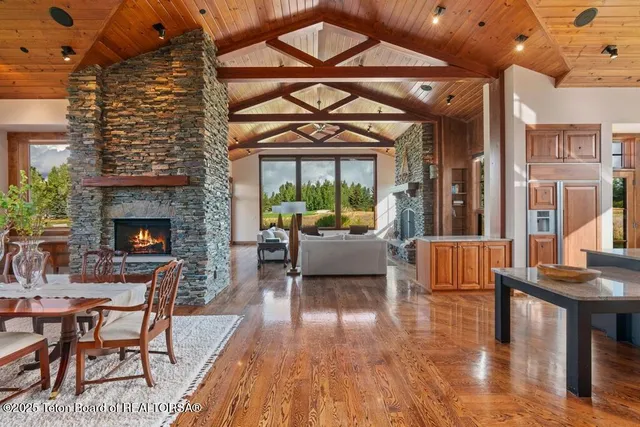 $6,395,000 | 6240 North Prickly Pear Lane, Jackson, WY 83001