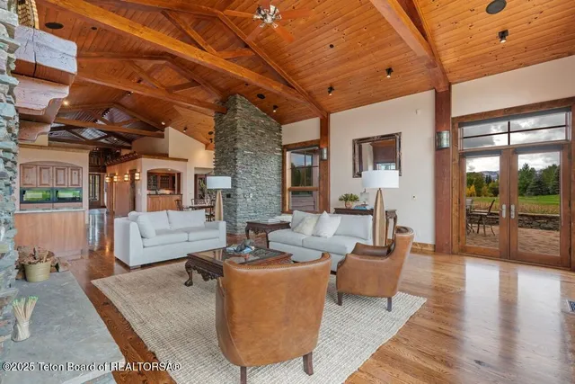 $6,395,000 | 6240 North Prickly Pear Lane, Jackson, WY 83001