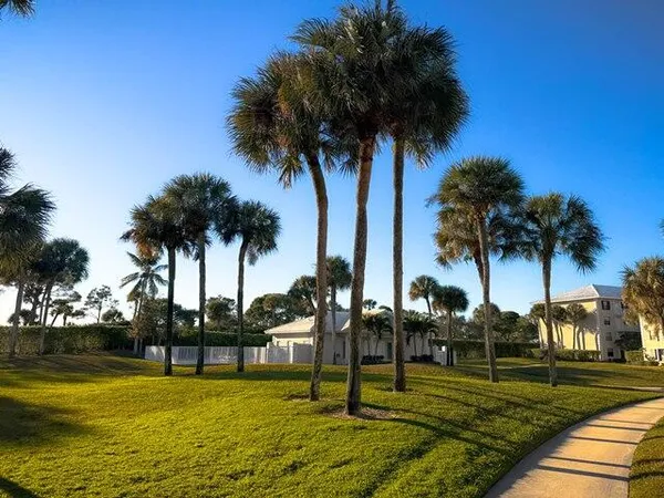 $1,900 | 3501 Village Boulevard, Unit 405, West Palm Beach, FL 33409