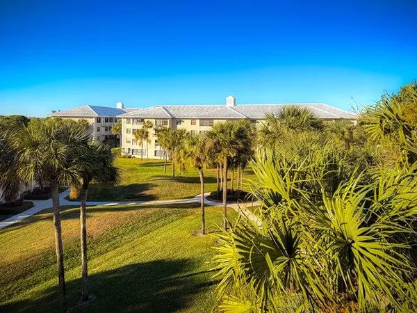 $1,900 | 3501 Village Boulevard, Unit 405, West Palm Beach, FL 33409