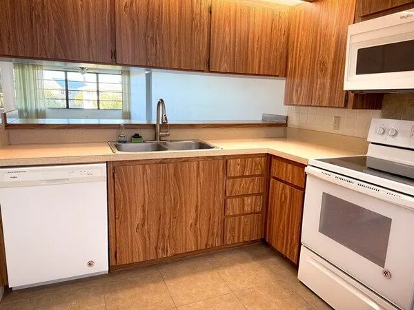 $1,900 | 3501 Village Boulevard, Unit 405, West Palm Beach, FL 33409