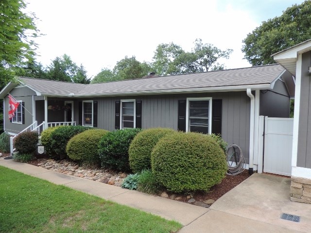 413 Rockingham Road Seneca, SC 29672 - Photo 4 of 25 Gallery Image 4