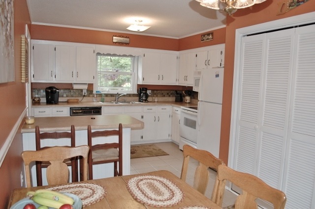 413 Rockingham Road Seneca, SC 29672 - Photo 6 of 25 Gallery Image 6