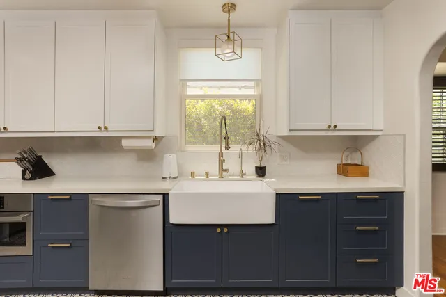 $6,695 | 5120 Willowcrest Avenue, North Hollywood, CA 91601