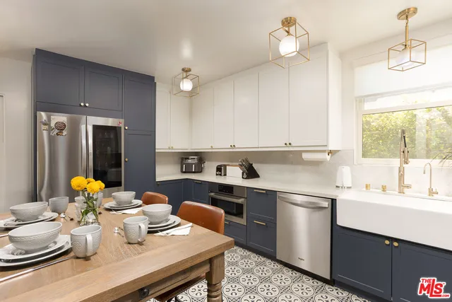 $6,695 | 5120 Willowcrest Avenue, North Hollywood, CA 91601