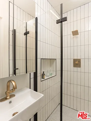 $6,695 | 5120 Willowcrest Avenue, North Hollywood, CA 91601