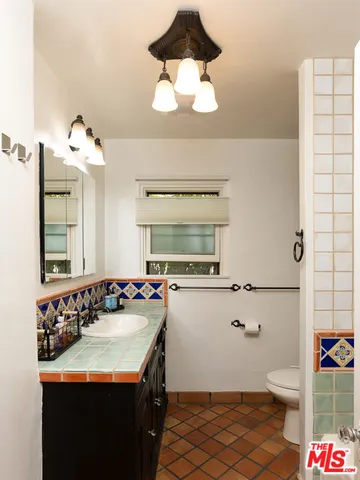 $6,695 | 5120 Willowcrest Avenue, North Hollywood, CA 91601