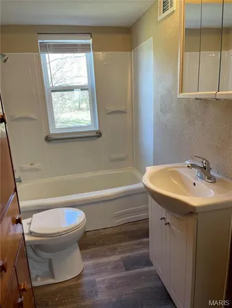 $950 | 1804 West Highway 50, O'Fallon, IL 62269