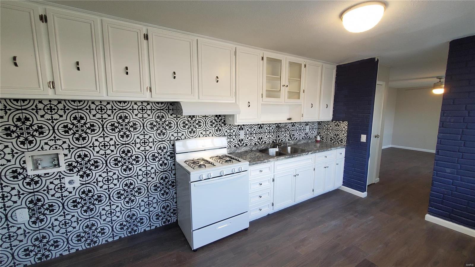 2557 Reveres Route Granite City, IL 62040 - Photo 12 of 34 Gallery Image 12