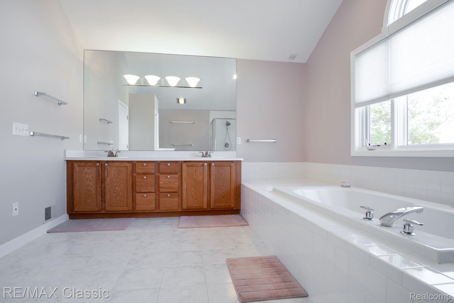 47886 Pavillon Road Canton, MI 48188 - Photo 23 of 31 23.jpg