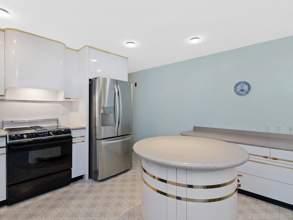 26 College Farm Road Waltham, MA 02451 - Photo 7 of 37 Gallery Image 7