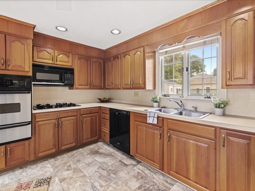 77 Aran Road Westwood, MA 02090 - Photo 14 of 26 Gallery Image 14