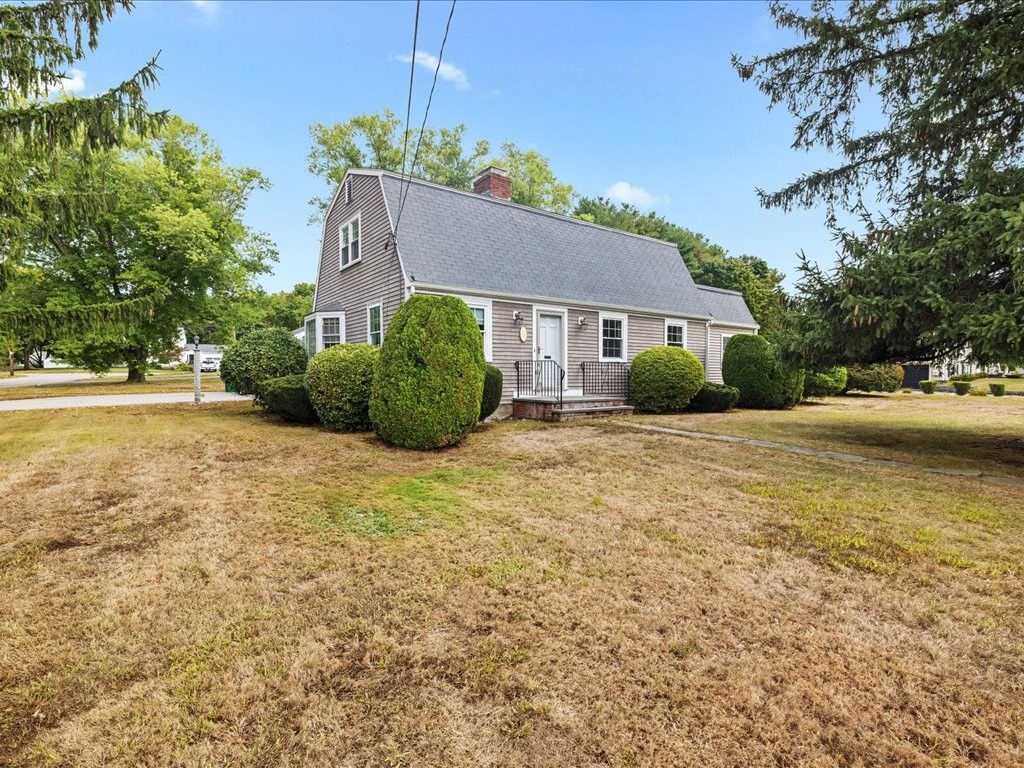 77 Aran Road Westwood, MA 02090 - Photo 2 of 26 Gallery Image 2