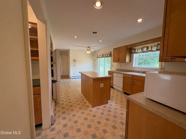 $343,400 | 11 Granview Drive, Granville, NY 12832