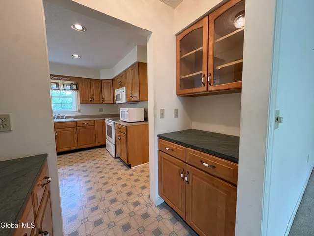 $343,400 | 11 Granview Drive, Granville, NY 12832