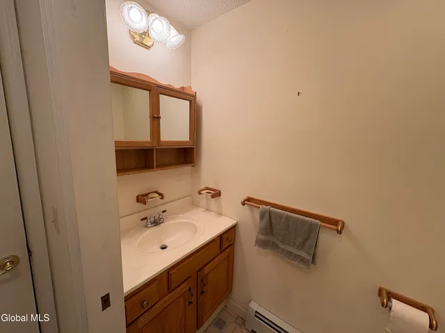 $343,400 | 11 Granview Drive, Granville, NY 12832