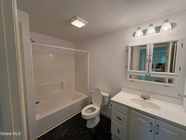 $343,400 | 11 Granview Drive, Granville, NY 12832