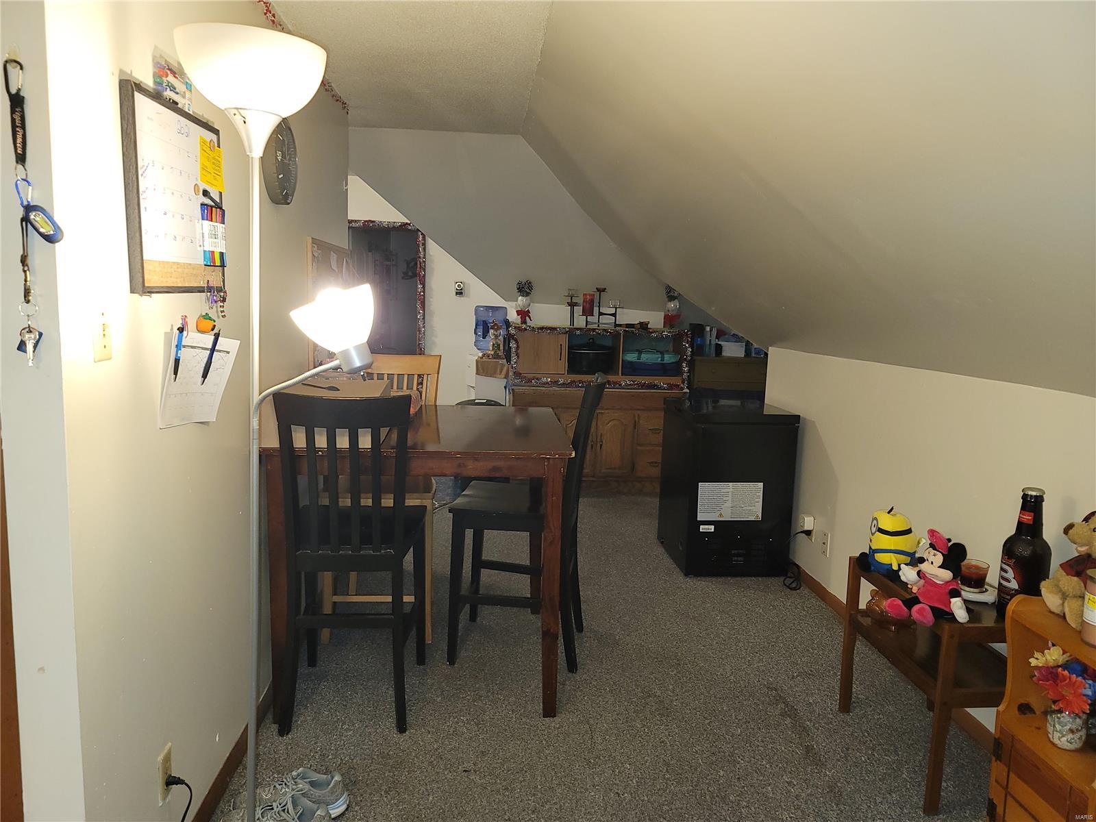 211 Pleasant Street Hillsboro, IL 62049 - Photo 14 of 19 Gallery Image 14