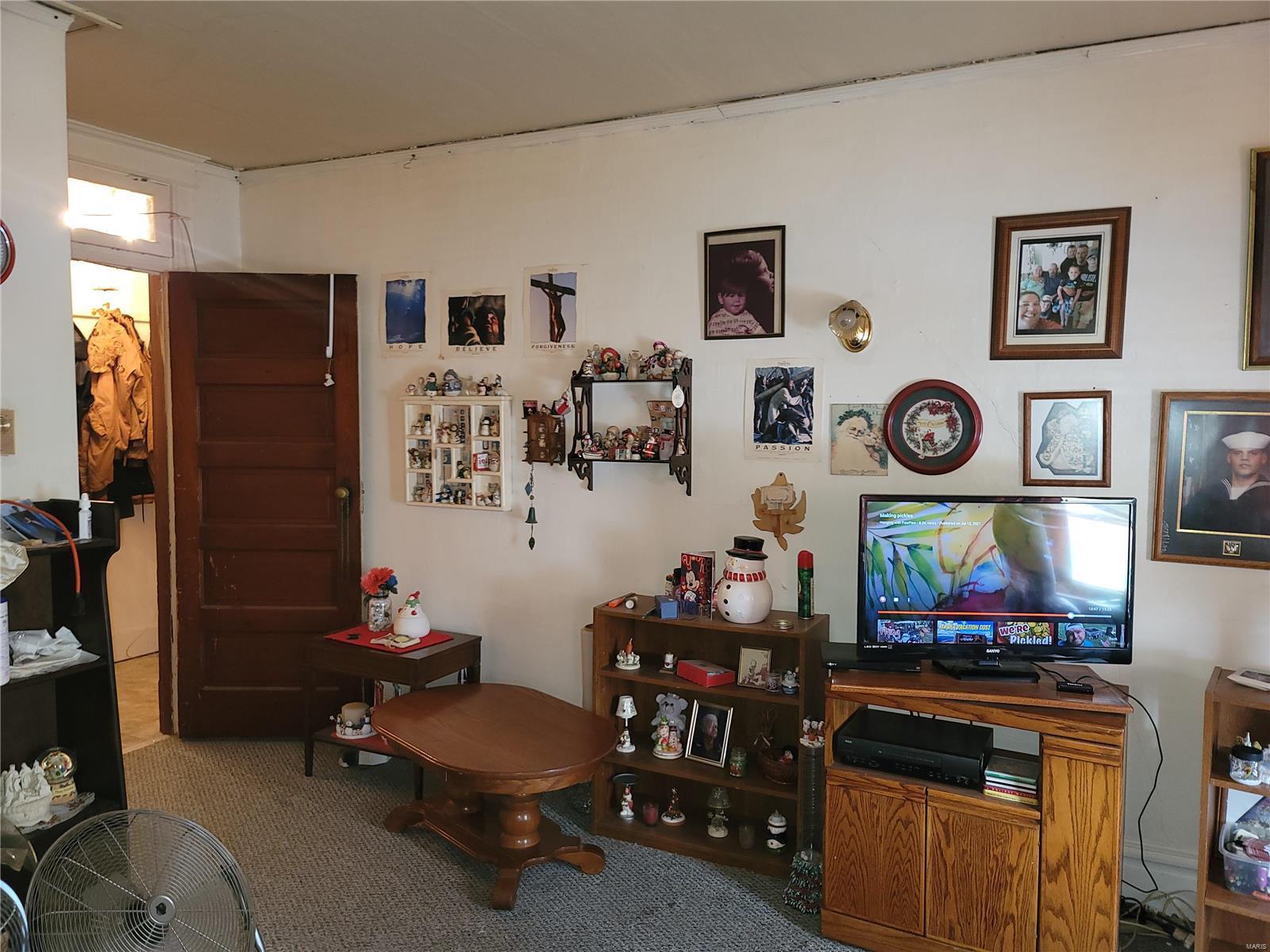 211 Pleasant Street Hillsboro, IL 62049 - Photo 18 of 19 Gallery Image 18