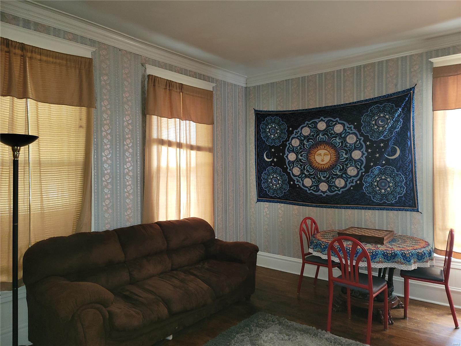 211 Pleasant Street Hillsboro, IL 62049 - Photo 8 of 19 Gallery Image 8