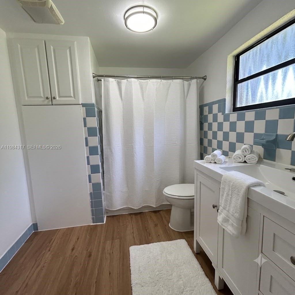 8866 Southwest 126th Street Miami, FL 33176 - Photo 7 of 29 On Suit Master Bath