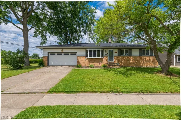 $245,000 | 632 Woodmere Drive, Berea, OH 44017