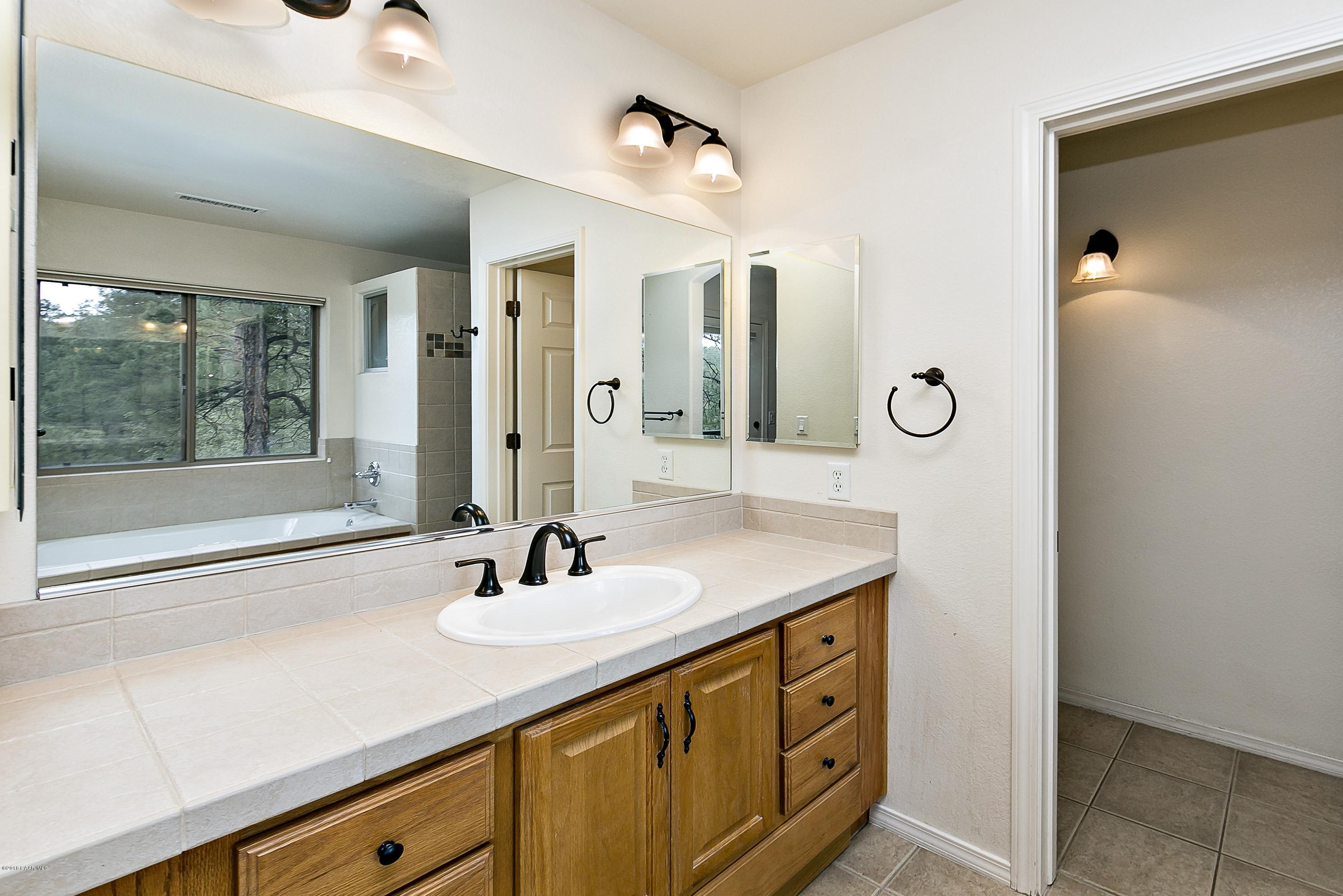 2076 View Point Road Prescott, AZ 86303 - Photo 11 of 25 011_Master Bathroom