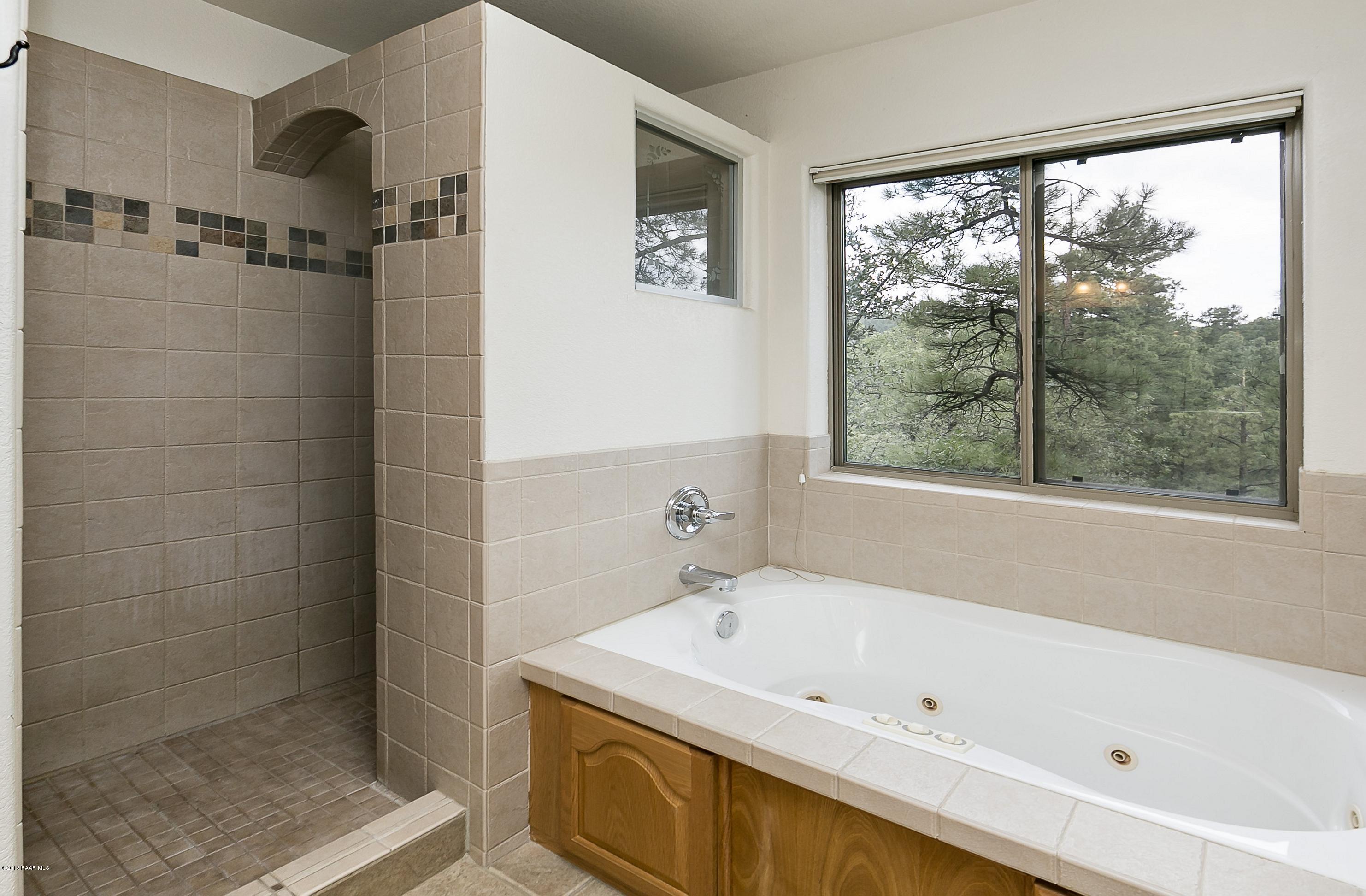 2076 View Point Road Prescott, AZ 86303 - Photo 12 of 25 012_Master Bathroom